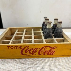 Conjunto Miniatura Coca-Cola: Cajón Madera y Botellitas - imagen 10