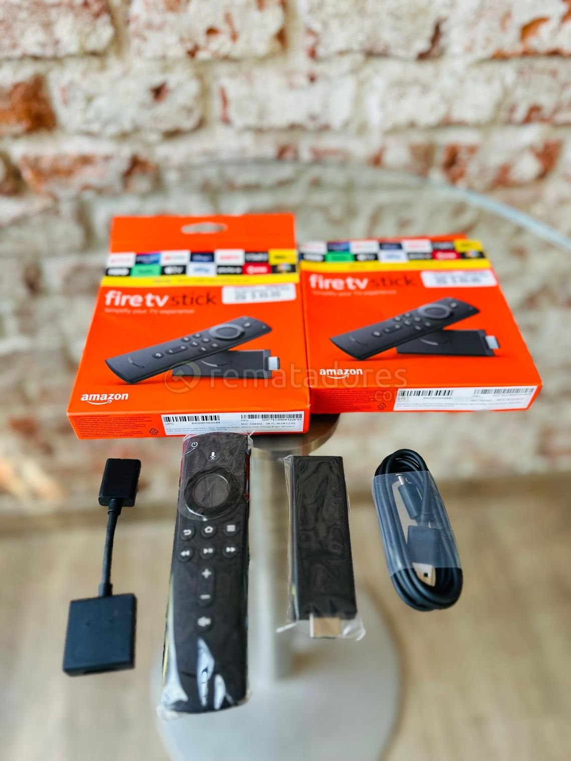 Amazon Fire TV Stick 4K con Control Remoto y Accesorios