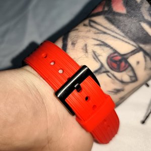 Reloj Smartwatch Alta Gama Modelo G9 Dorado con Correa Roja y Accesorios - imagen 5