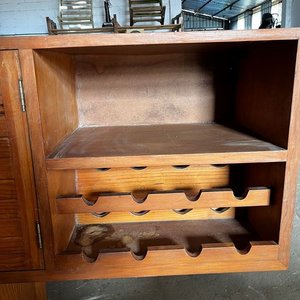 Mueble Esquinero de Madera con Estantes y Bodega para Botellas - imagen 2