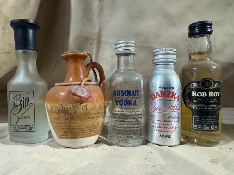 Lote de 5 Botellas Miniatura de Licores Varios Selladas