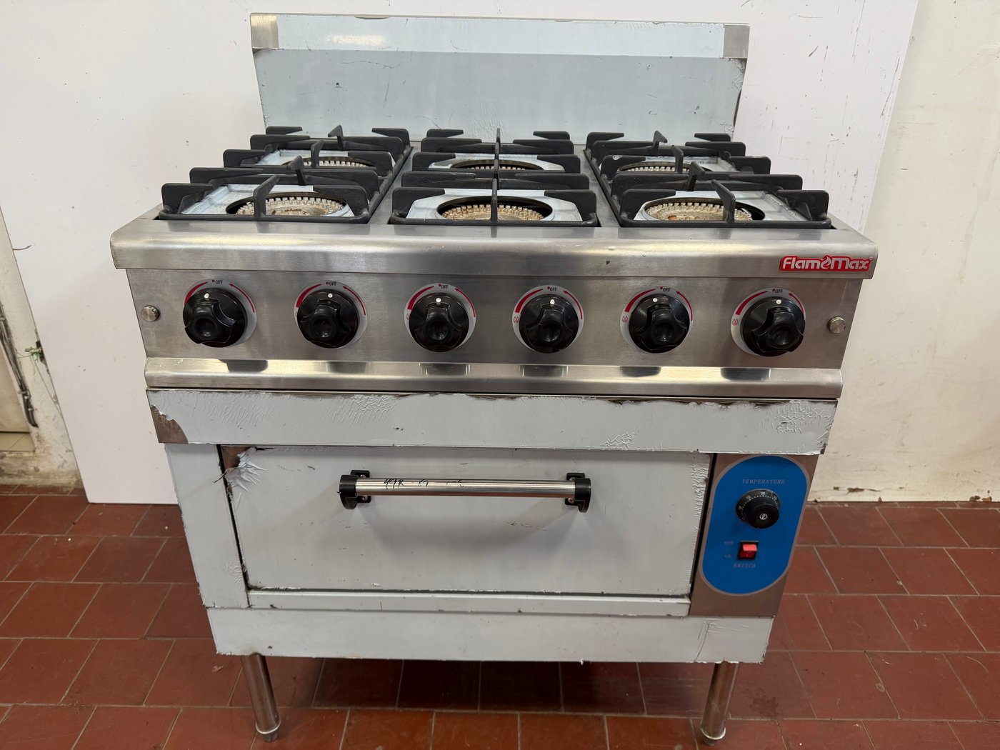Cocina Industrial Flamemax a Gas con Horno, 6 Fuegos, Acero Inoxidable