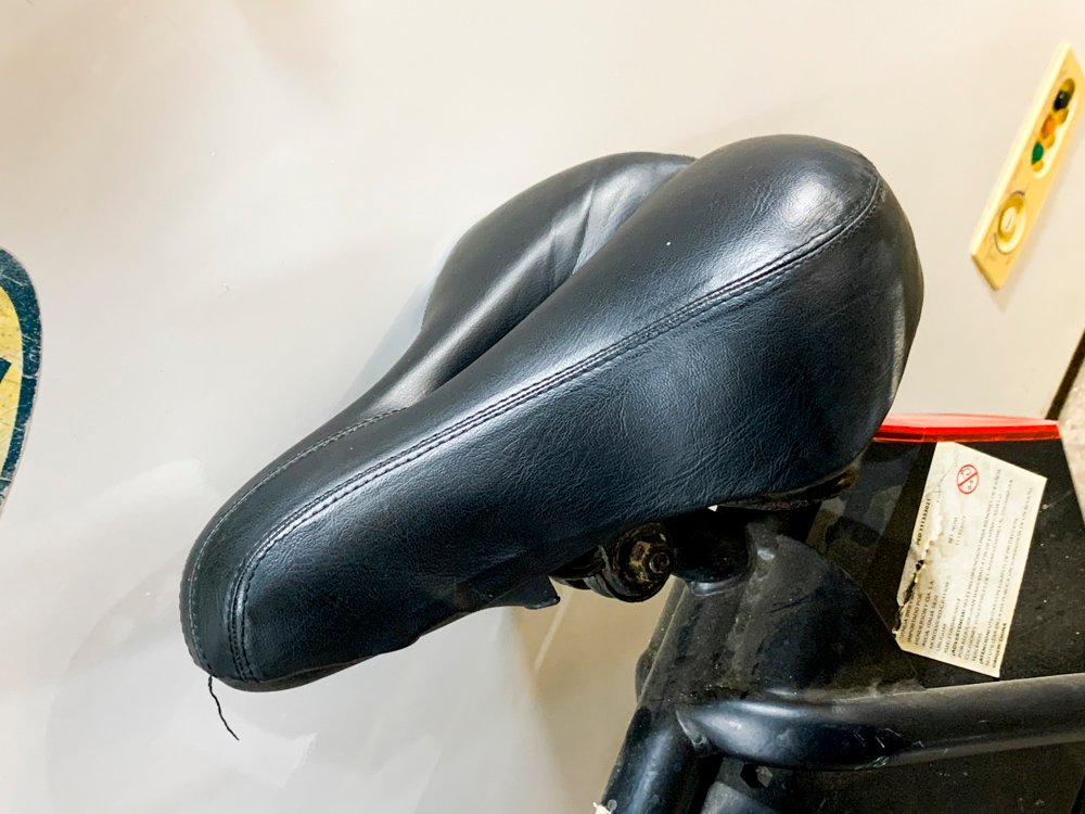 Bicicleta eléctrica con cargador y llave - imagen 2