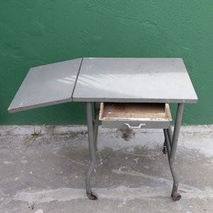 Mesa Plegable Antigua para Máquina de Escribir con Cajón - imagen 2