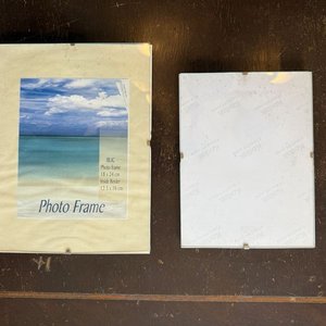 Lote anterior: Set de 2 Portaretratos de Vidrio con Respaldo Rígido