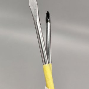 Par de Destornilladores Planos y Phillips Marca DEVE - imagen 3