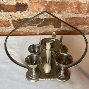 Huevera de Platina con Soporte y 4 Compoteras con Cucharitas - imagen 2