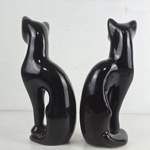 Par de Esculturas Decorativas de Gatos Negros Estilizados en Cerámica Brillante - imagen 4