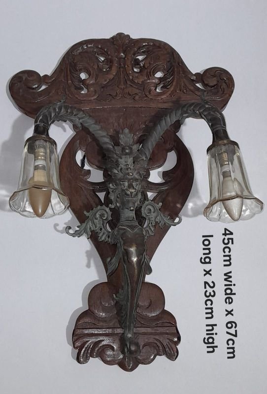 Antigua Iluminacion de pared Fines de 1800 Grifo de Bronce con su patina Original una Raresa - imagen 5