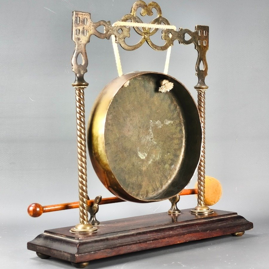 Gong en bronce, metal y madera - imagen 9