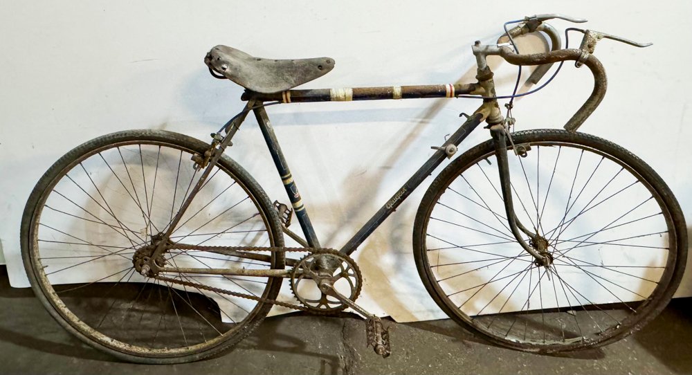 Lote siguiente: Bicicleta Vintage de los Años 1950