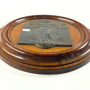 Colgante circular en madera con placa religiosa 35 cm - imagen 2