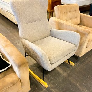 Lote siguiente: Sillón Mecedora Moderno Tapizado Gris