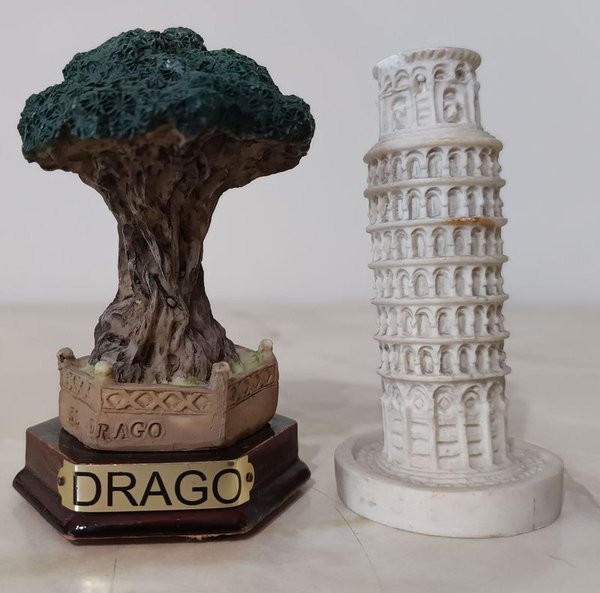 Dos adornos decorativos: Torre de Pisa y El Drago - imagen 3