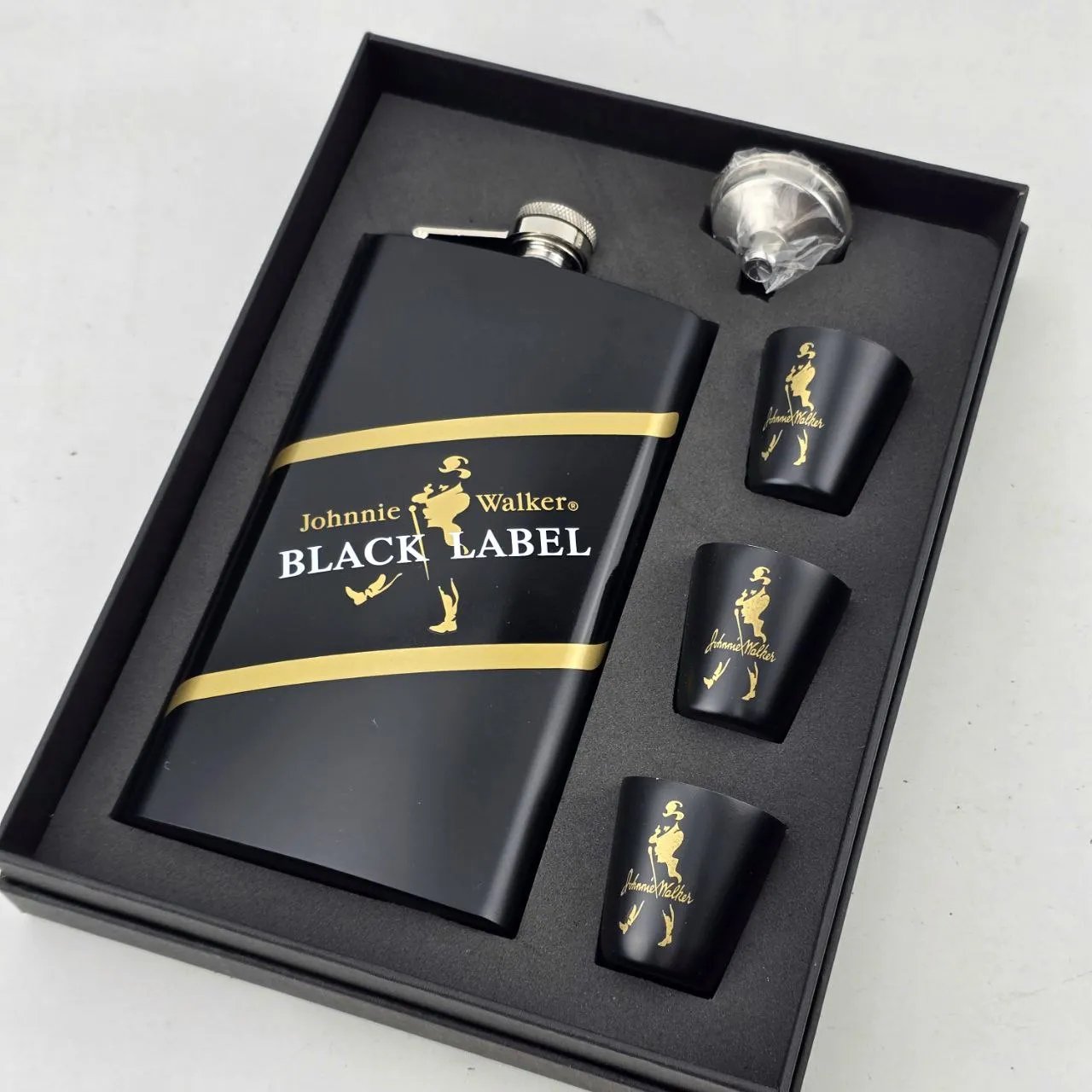 Set de Petaca y Vasos Johnnie Walker - imagen 4