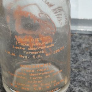 Botella Antigua de Yogur Conaprole - Coleccionismo - imagen 2