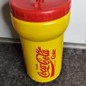 Vaso o Botellita Coca-Cola con Tapa y Sorbete - imagen 3