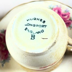 Juego de 17 pocillos y platillos de loza inglesa Thomas Hughes & Son Ltd. con diseño floral - imagen 6