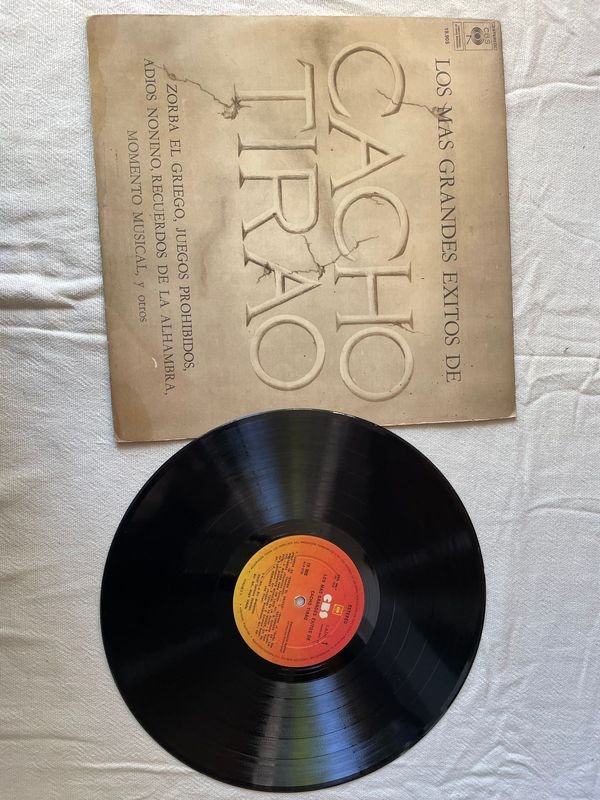 Disco de Vinilo "Los Más Grandes Éxitos de Cacho Tirao"