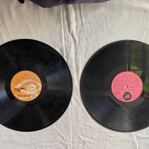 Dos Discos de Vinilo Usados: La Cofradía y Música en Libertad - imagen 4