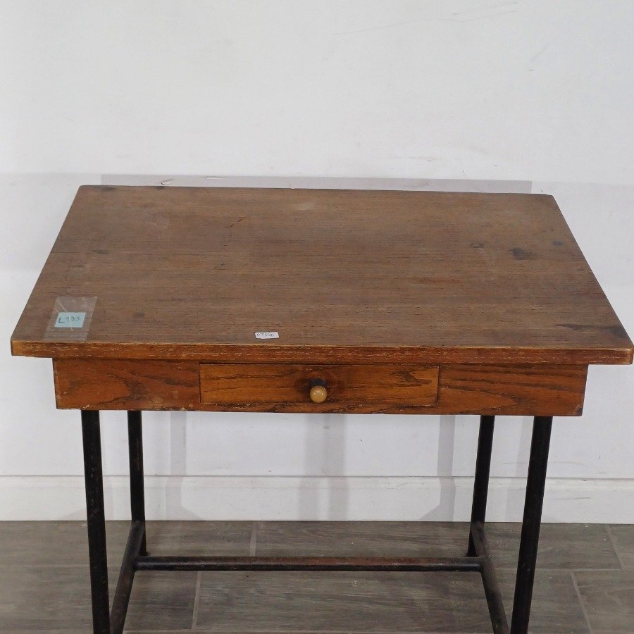 Mesa con cajón y base metálica - imagen 3