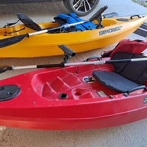 Dos Kayaks de Pesca Strobe, Amarillo y Rojo, Como Nuevos - imagen 6