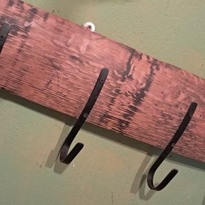 Perchero Rústico de Madera de Roble de Barril con Ganchos de Hierro - imagen 3