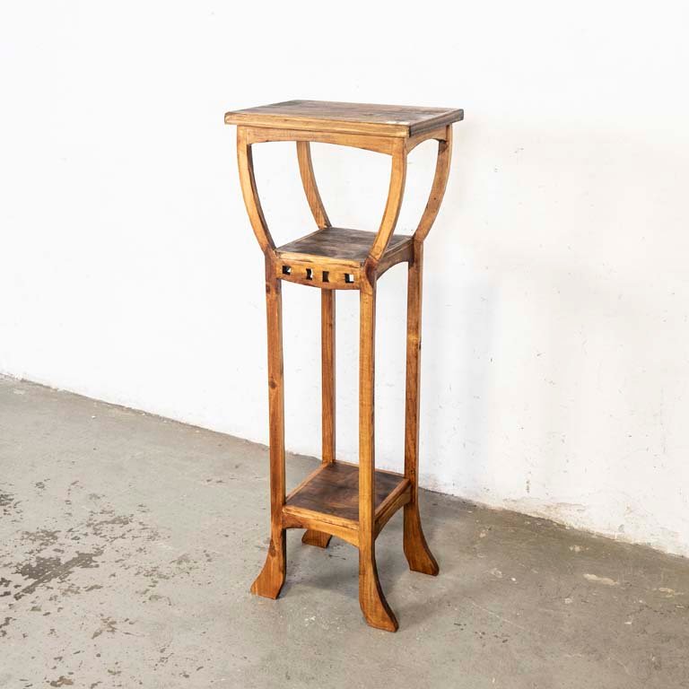 Lote anterior: Pedestal de madera estilo art nouveau en buen estado