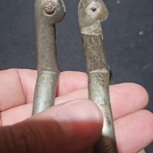 Par de Espuelas Antiguas con Detalle en Metal Blanco y Cuero - imagen 6