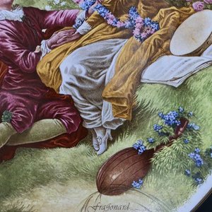 Par de Platos Decorativos de Porcelana Francesa con Escenas Galantes - imagen 4