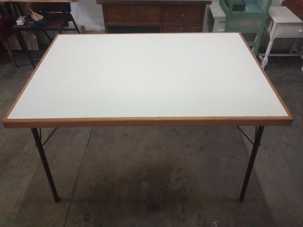 Mesa grande en madera
