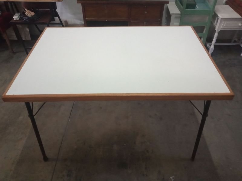 Lote anterior: Mesa grande en madera