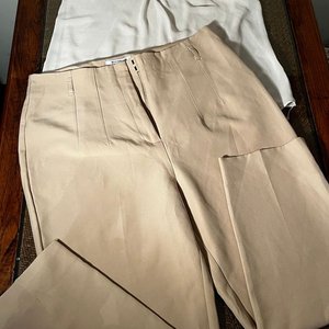 Conjunto Blusa Beige Gasa y Seda con Pantalón Clásico Cortell Talle 44 - imagen 3