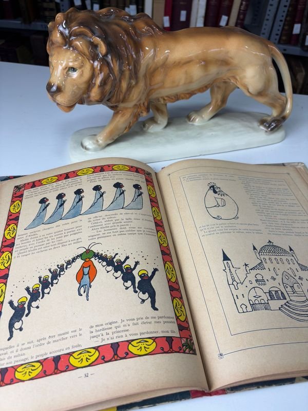 Libro Infantil Ilustrado con Figurita de León - imagen 5