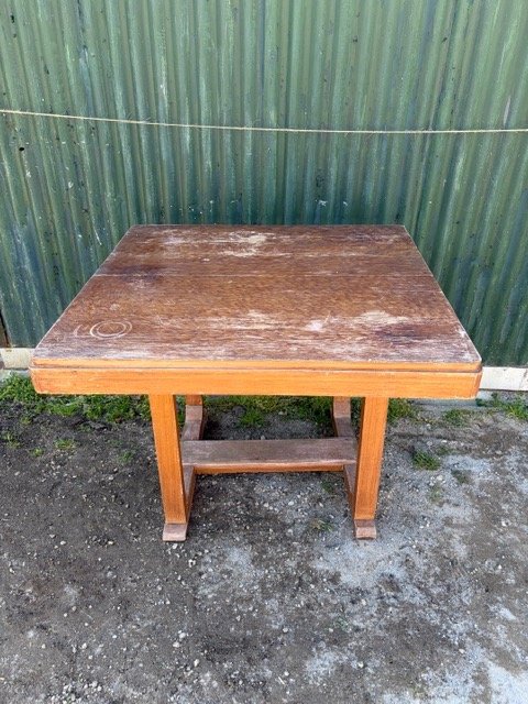 Mesa de madera rústica