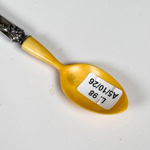 Cucharita de plata francesa y marfil - imagen 4