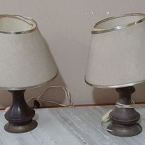 Lote de Lámparas de Mesa: 2 con Base de Madera y Pantalla, 2 de Chapa y 1 Pie de Aluminio - imagen 3