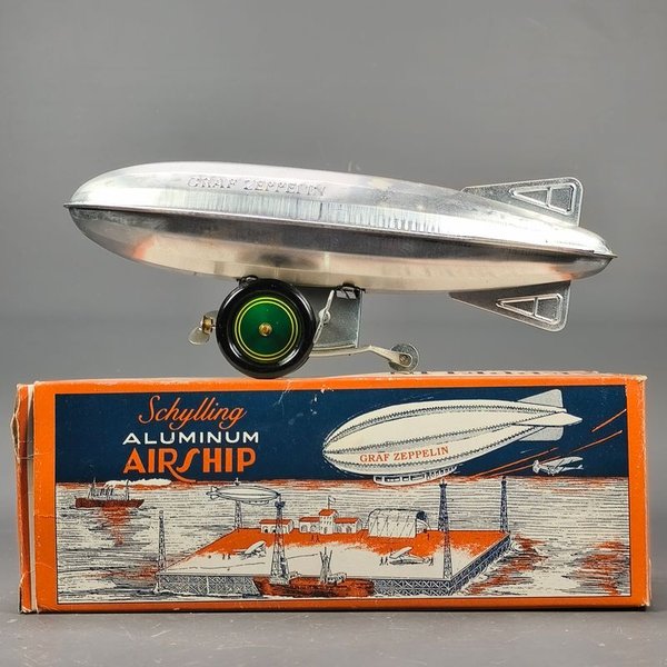 Juguetes de la época: Graf Zeppelin en aluminio a cuerda - imagen 1
