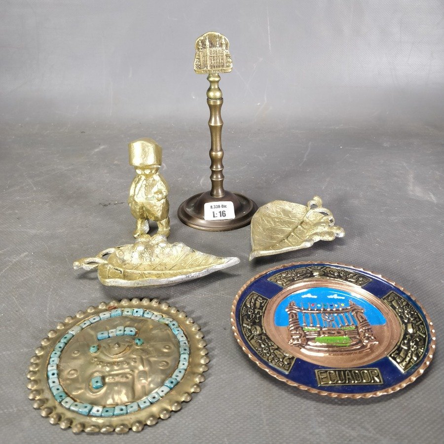 Item 15833 - Image 0