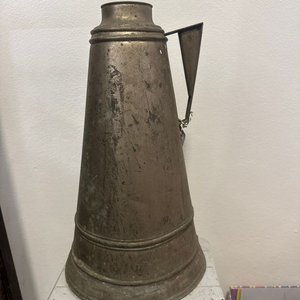Jarra Antigua de Chapa Metálica - imagen 3