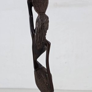 Escultura de Mujer Africana en Madera con Cesta - imagen 6