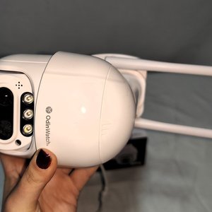 Cámara de Seguridad Wi-Fi Giratoria OdinWatch Dual Lens con Visión Nocturna y Audio - imagen 4