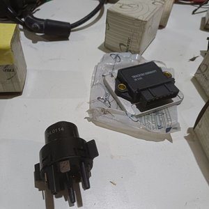 Caja de Repuestos Varios: Bulbo, Termostato, Transformador de Encendido y Más - imagen 9