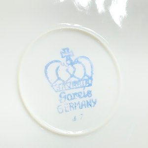 Ensaladera de Porcelana Alemana con Diseño de Frutas y Borde Dorado - imagen 4
