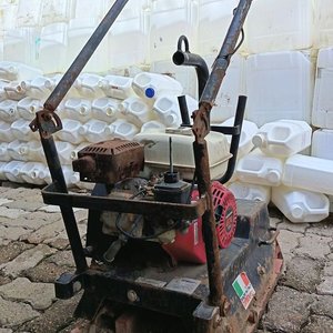 Compactadora Vibratoria Unidireccional (Heavy Duty) - Motor a gasolina profesional Honda GX160 de 5.5 HP. – Detalles de Uso Sin Probar – Se Vende a la Vista - imagen 2