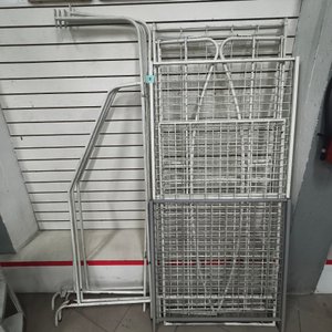 Lote siguiente: Conjunto de Marcos, Rejillas y Soportes Metálicos para Exhibidores