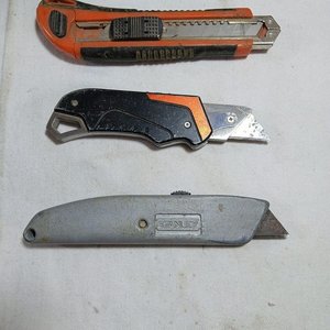 Lote de Herramientas de Albañil: Cuchara, Mazo, Corta Caños y Más - imagen 2