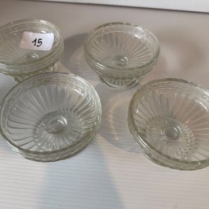 Juego de 6 Compoteras de Vidrio con Diseño Labrado - imagen 3