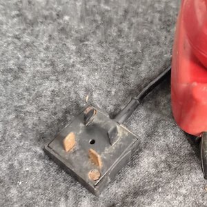 Teléfono Antiguo Rojo con Disco Numérico - imagen 8