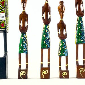 Lote de 5 Figuras Decorativas de Madera Estilo Africano - imagen 4